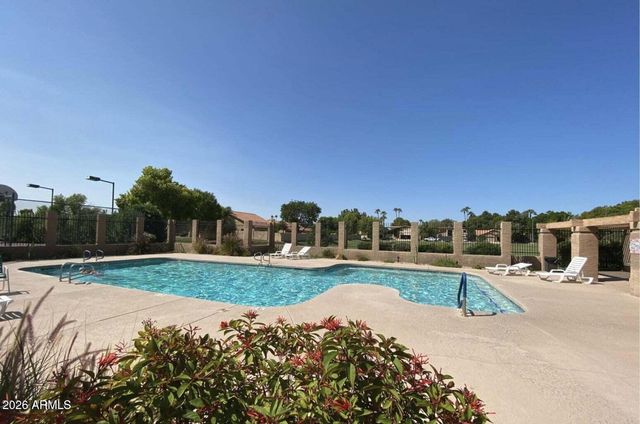 2337 W SHAWNEE Drive, Chandler, AZ 85224