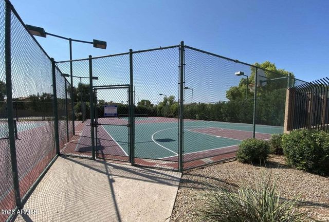 2337 W SHAWNEE Drive, Chandler, AZ 85224