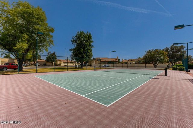 2337 W SHAWNEE Drive, Chandler, AZ 85224