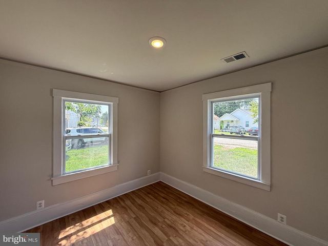 163 BEND FARM RD, Fredericksburg, VA 22408