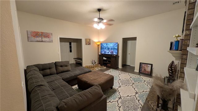 708 Cherokee Drive, Gentry, AR 72734