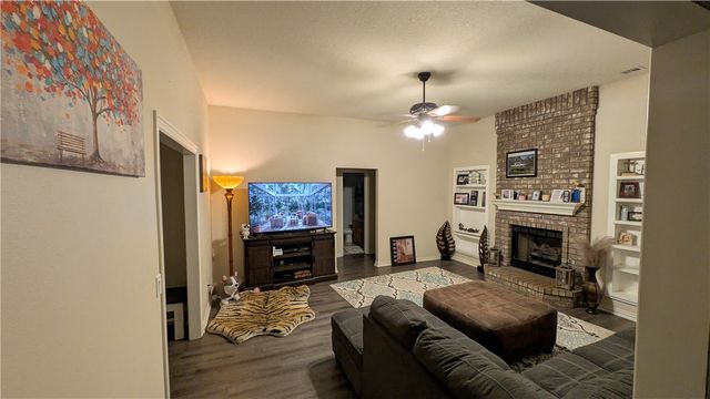 708 Cherokee Drive, Gentry, AR 72734
