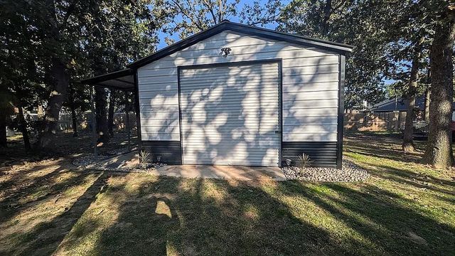 708 Cherokee Drive, Gentry, AR 72734