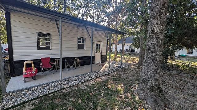 708 Cherokee Drive, Gentry, AR 72734
