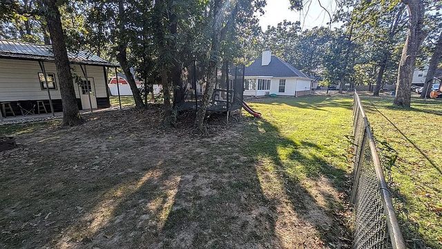 708 Cherokee Drive, Gentry, AR 72734