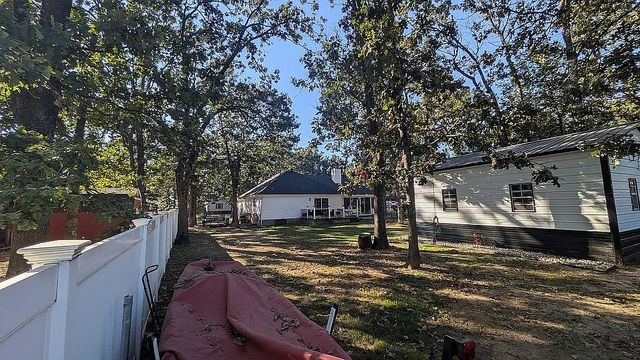 708 Cherokee Drive, Gentry, AR 72734