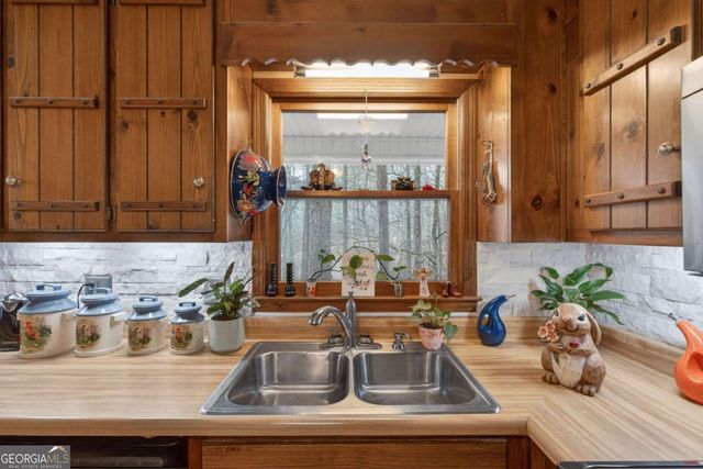 645 Davis Road, Hiram, GA 30141