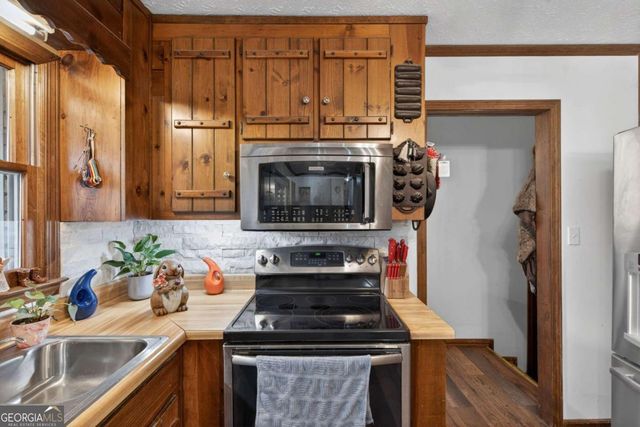 645 Davis Road, Hiram, GA 30141