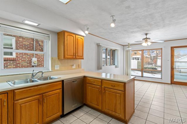 6541 Lindenwood Place, St Louis, MO 63109