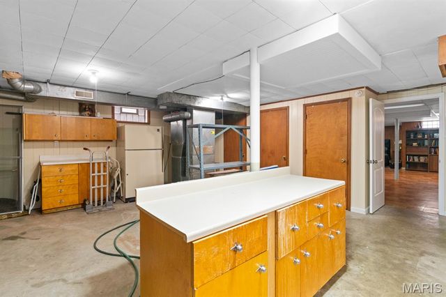 6541 Lindenwood Place, St Louis, MO 63109