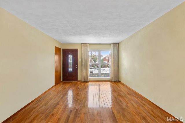 6541 Lindenwood Place, St Louis, MO 63109