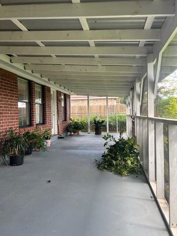 2927 30th Avenue N, Texas City, TX 77590