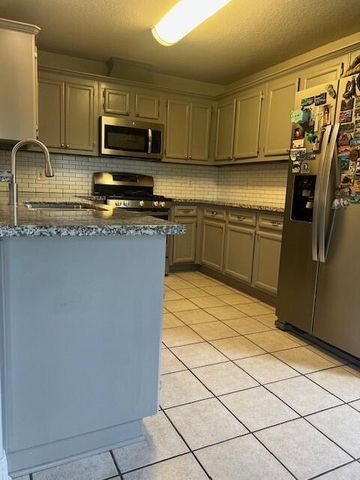 2927 30th Avenue N, Texas City, TX 77590