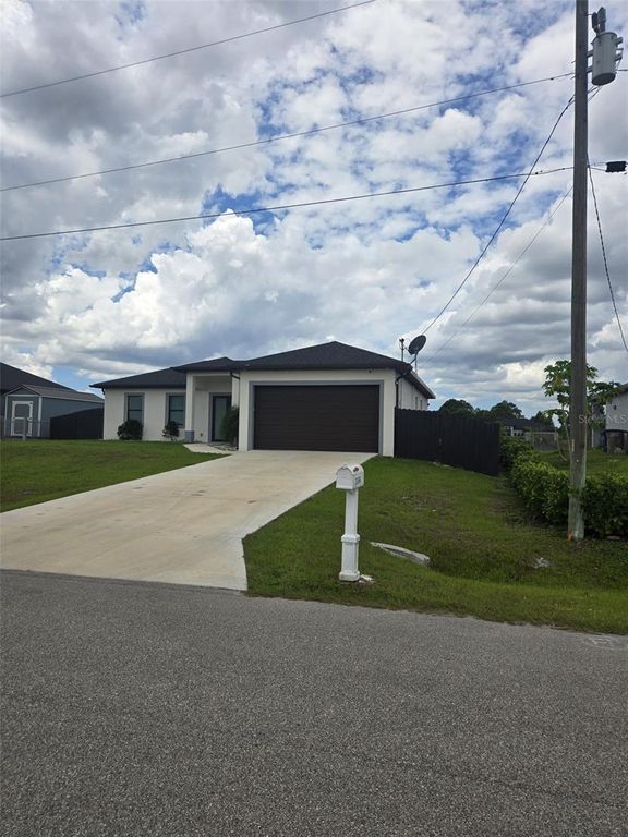 1156 HELEN AVENUE S, Lehigh Acres, FL 33974