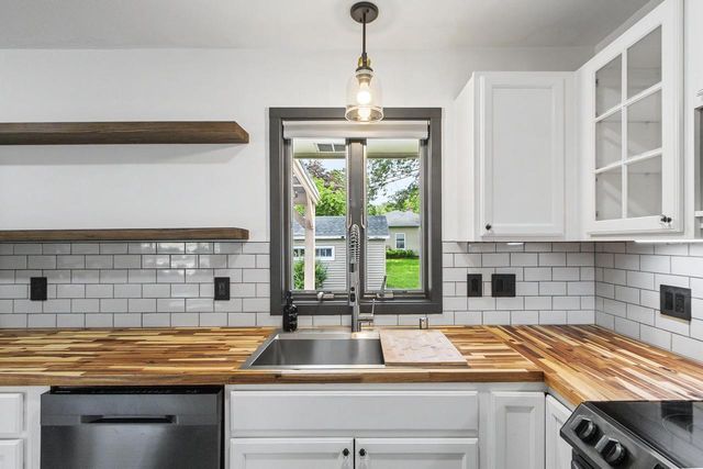 221 Highland Avenue, Portage, WI 53913