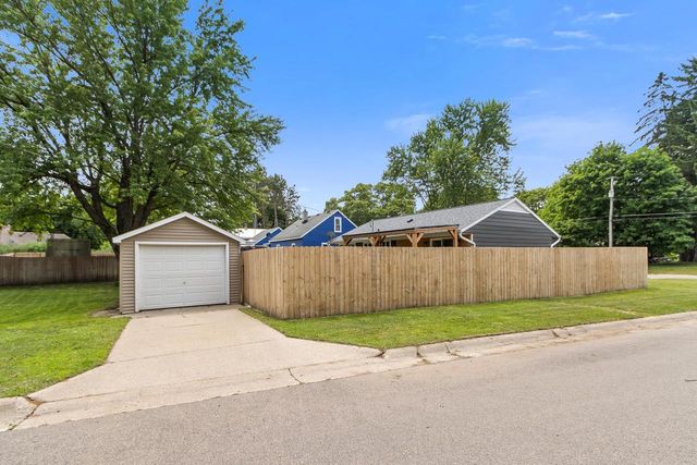 221 Highland Avenue, Portage, WI 53913