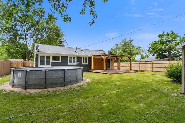 221 Highland Avenue, Portage, WI 53913