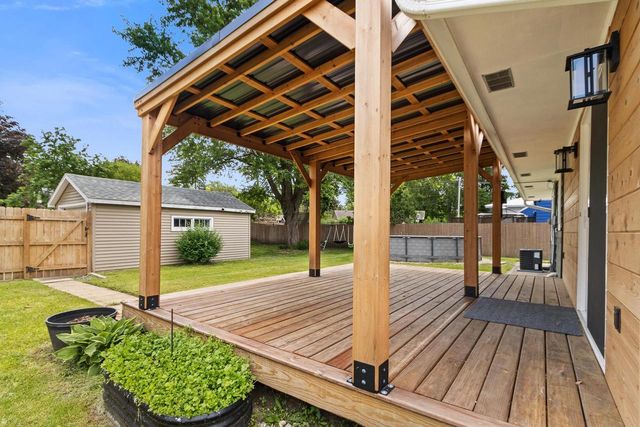 221 Highland Avenue, Portage, WI 53913