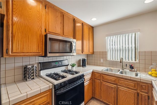 4558 Jessica Dr, Los Angeles, CA 90065