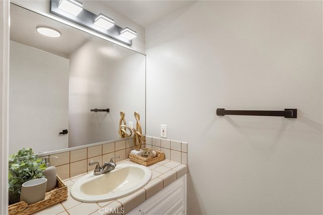 4558 Jessica Dr, Los Angeles, CA 90065