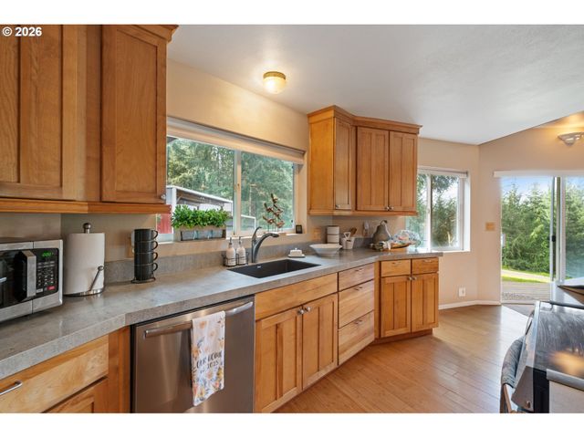 25140 S DIANNE Dr, Beavercreek, OR 97004