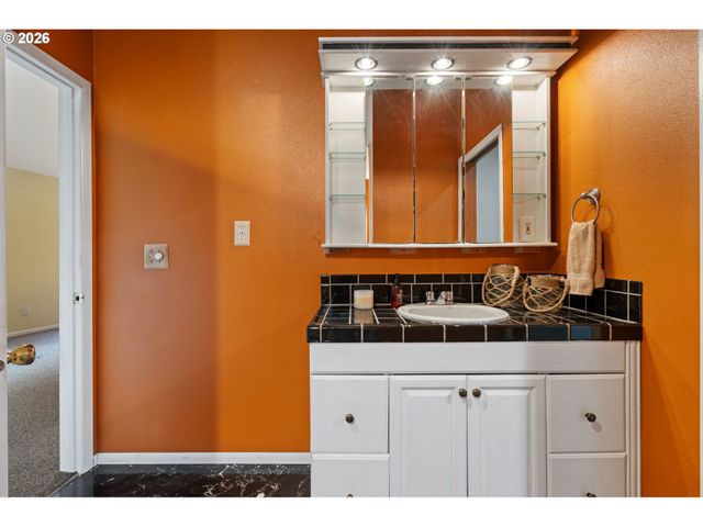 25140 S DIANNE Dr, Beavercreek, OR 97004