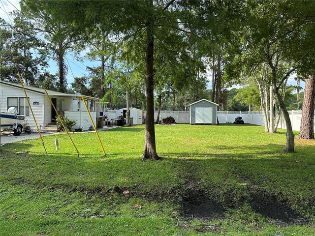 24302 MAXWELL STREET, Astor, FL 32102