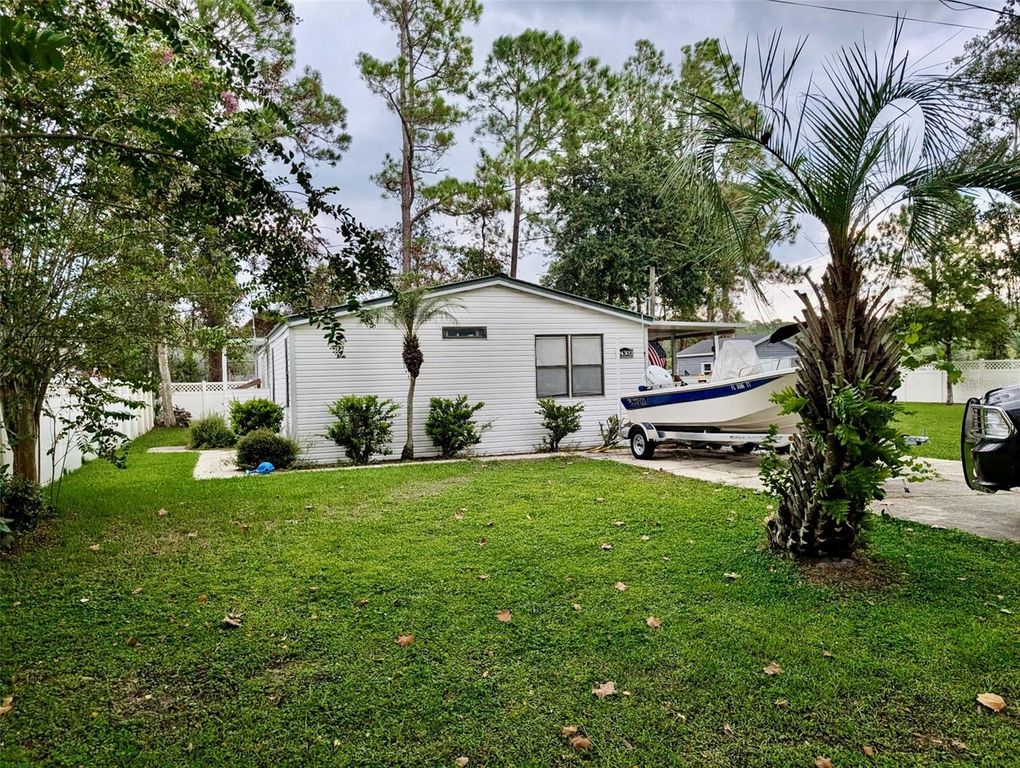 24302 MAXWELL STREET, Astor, FL 32102