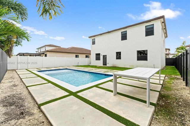 12927 SW 229th Ter, Miami, FL 33170