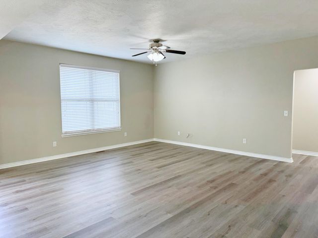 526 Declaration Drive, Rogersville, MO 65742