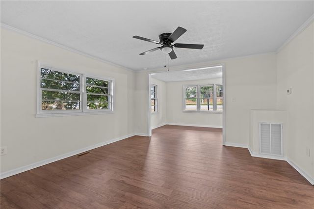 8 Lee Street, Liberty, SC 29657