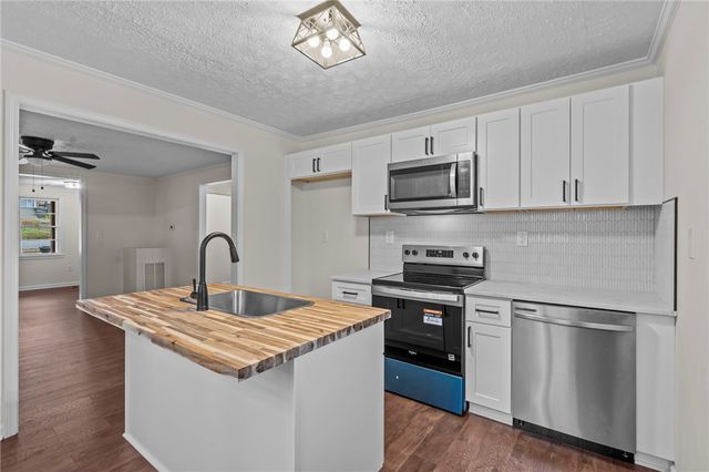 8 Lee Street, Liberty, SC 29657