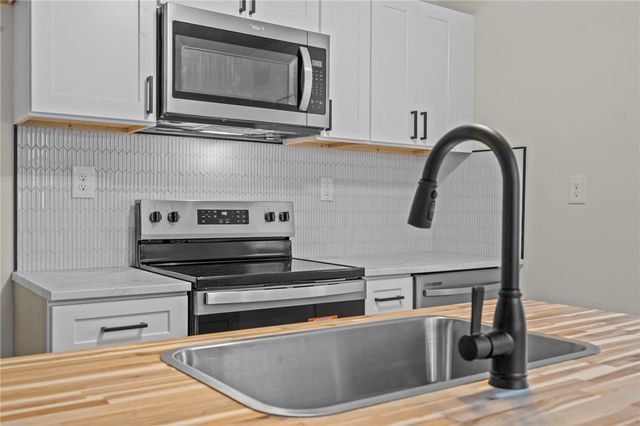 8 Lee Street, Liberty, SC 29657