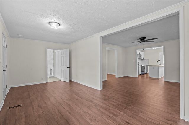 8 Lee Street, Liberty, SC 29657