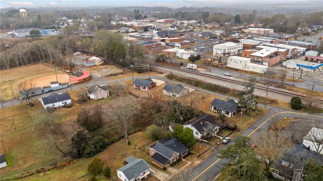 8 Lee Street, Liberty, SC 29657