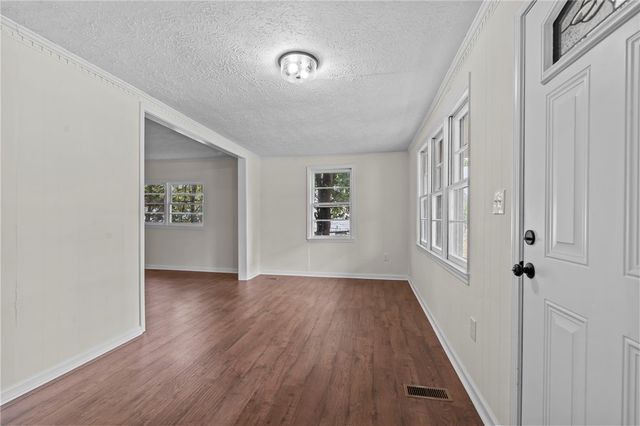 8 Lee Street, Liberty, SC 29657