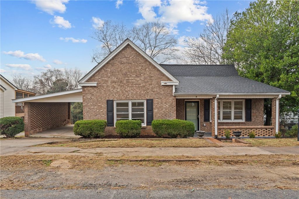 8 Lee Street, Liberty, SC 29657