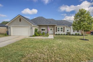 806 34th Street, Hondo, TX 78861
