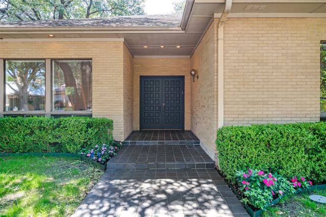29 Royal Way, Dallas, TX 75229