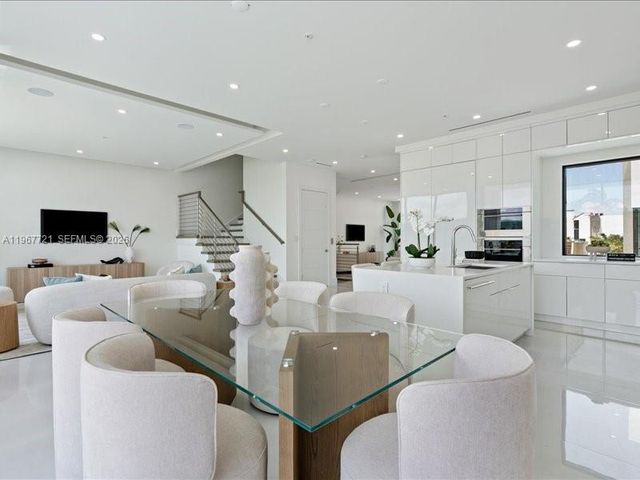 4008 NE 167th Street 6, North Miami Beach, FL 33160