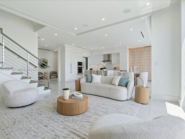 4008 NE 167th Street 6, North Miami Beach, FL 33160