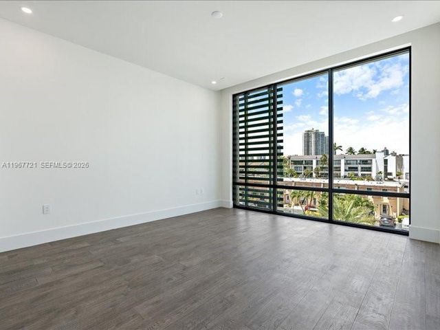 4008 NE 167th Street 6, North Miami Beach, FL 33160