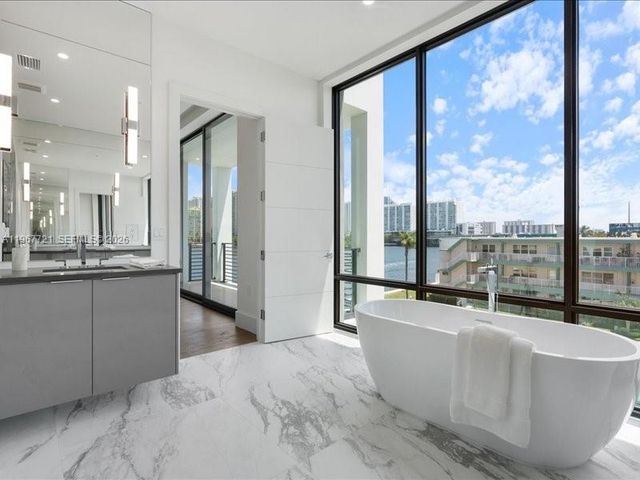 4008 NE 167th Street 6, North Miami Beach, FL 33160