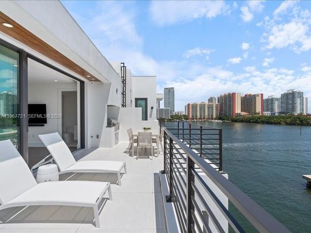 4008 NE 167th Street 6, North Miami Beach, FL 33160