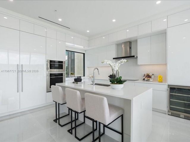 4008 NE 167th Street 6, North Miami Beach, FL 33160