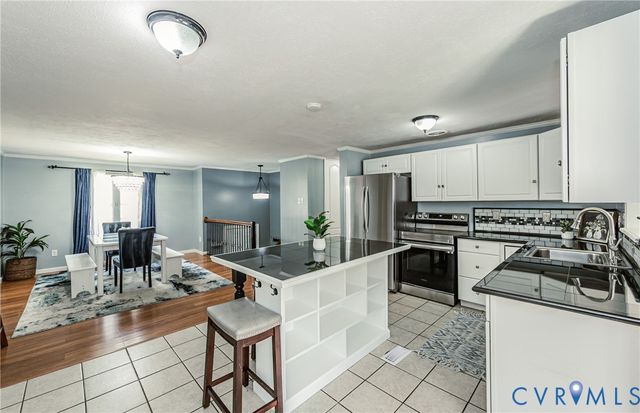 13707 Sutters Mill Cir, Midlothian, VA 23112