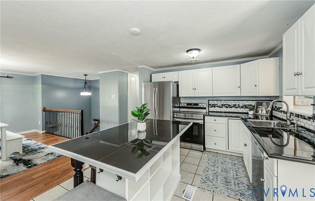 13707 Sutters Mill Cir, Midlothian, VA 23112