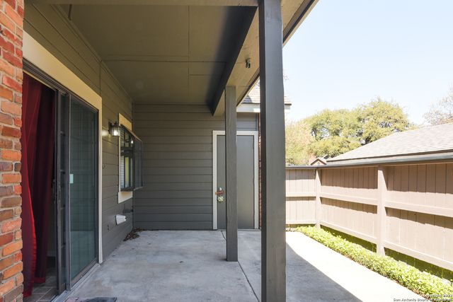 9 Chapel Hill Circle, San Antonio, TX 78240