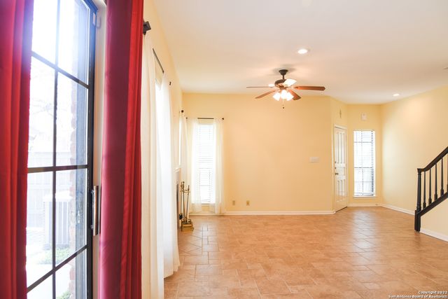 9 Chapel Hill Circle, San Antonio, TX 78240