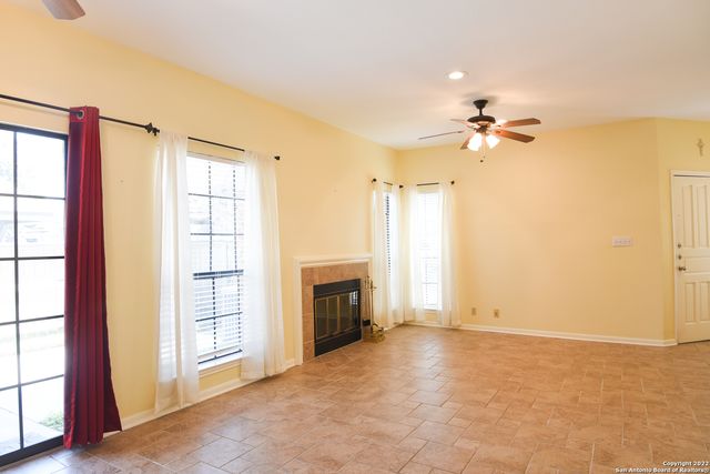 9 Chapel Hill Circle, San Antonio, TX 78240